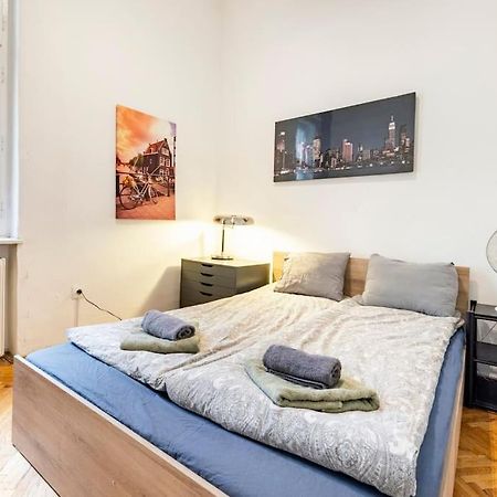 The Gem Apartment Budapest Exteriör bild