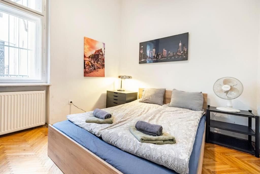The Gem Apartment Budapest Exteriör bild
