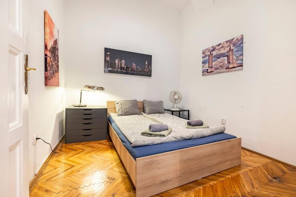 The Gem Apartment Budapest Exteriör bild