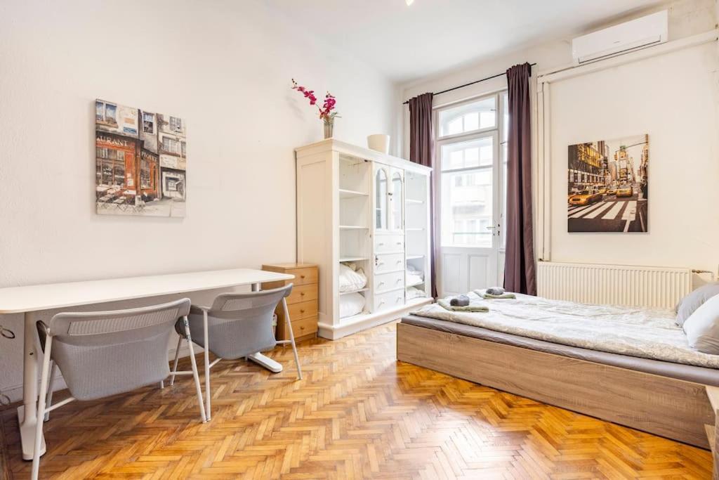 The Gem Apartment Budapest Exteriör bild
