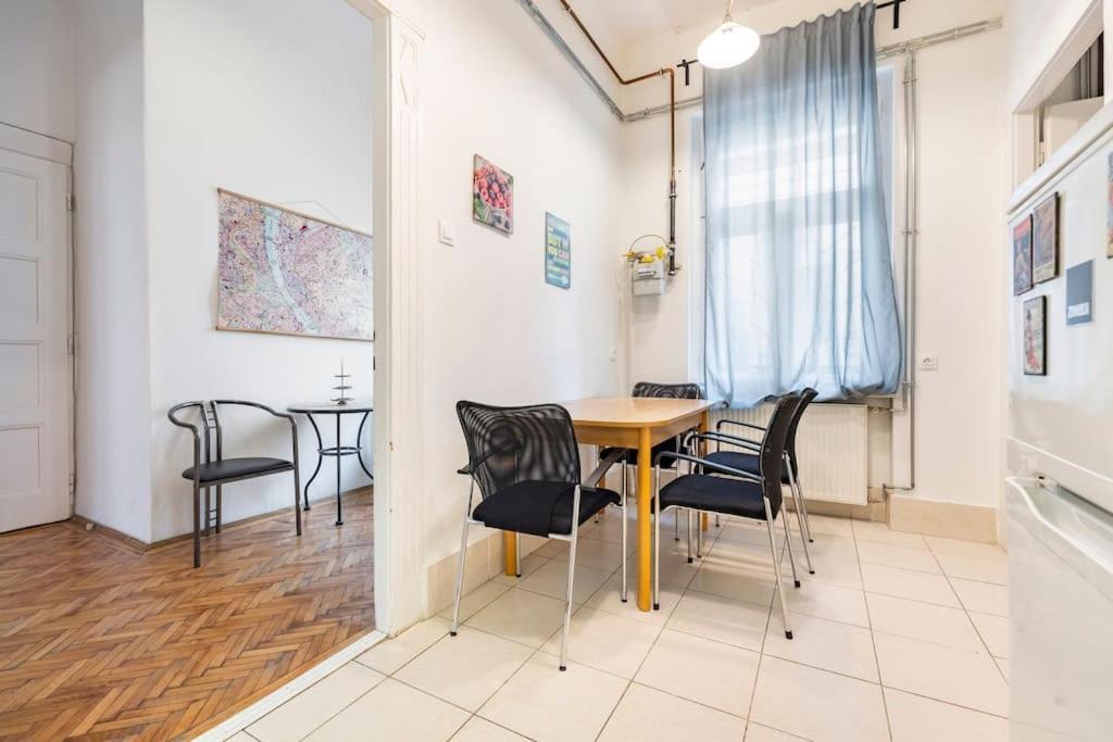 The Gem Apartment Budapest Exteriör bild